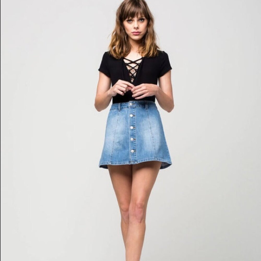 CELEBRITY PINK Denim skirt SIZE 5/27